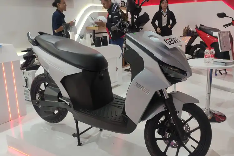 Modal Rp 1 Jutaan Motor Listrik Gesits Raya Bisa Dibawa Pulang di IIMS 2023, Ini Syarat Lainnya