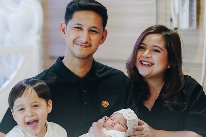 Tasya Kamila bersama Randi Bachtiar dan kedua anak mereka