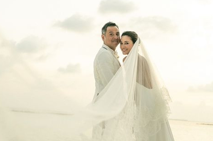 Julie Estelle dan David Tjiptobiantoro menikah