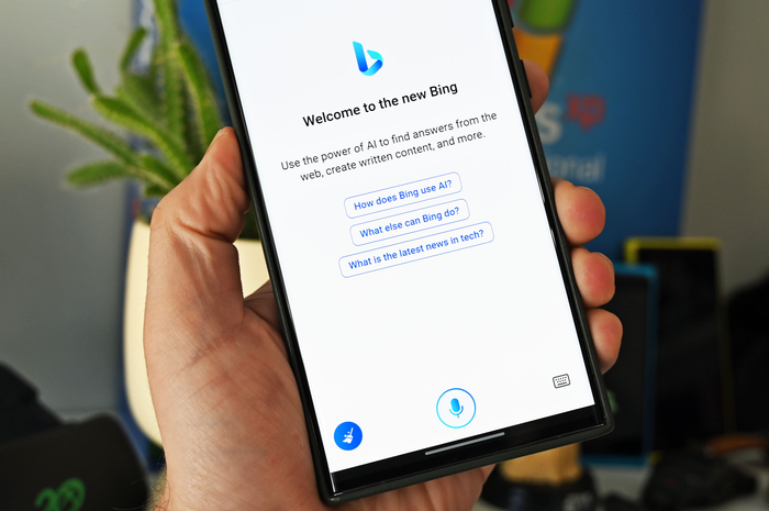Ilustrasi tampilan Bing ChtGPT yang kini resmi hadir di perangkat iOS dan Android. 