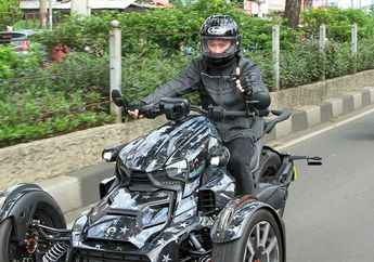 Biasa Tampil Memukau di Lapangan Bulutangkis, Begini Aksi Kevin Sanjaya Unjuk Gigi dengan Kendaraan Roda Tiga