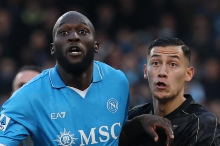 Bek timnas Indonesia, Jay Idzes, saat berduel dengan Romelu Lukaku dalam partai Napoli vs Venezia di Liga Italia 2024-2025.