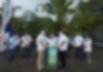 Suzuki Bersama Tokoh Nasional Gelar Kegiatan Bersih-Bersih Pantai Pangandaran
