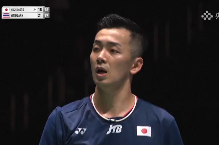 Tunggal putra Jepang sekaligus juara bertahan Kenta Nishimoto, tumbang pada babak 16 besar Japan Open 2023, yang dihelat di Yoyogi 1st Gymnasium, Tokyo, Jepang, Kamis (27/7/2023)