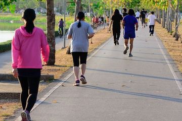 Sambut Hari Kanker Anak Sedunia, Biasakan Anak Jalan Kaki 20 Menit Setiap Hari Bisa Cegah Deretan Kanker Berbahaya Ini, Lakukan Mulai Sekarang!