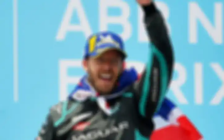 Sam Bird menangkan ronde 11 Formula E New York. Kembali puncakki klasemen sementara. 