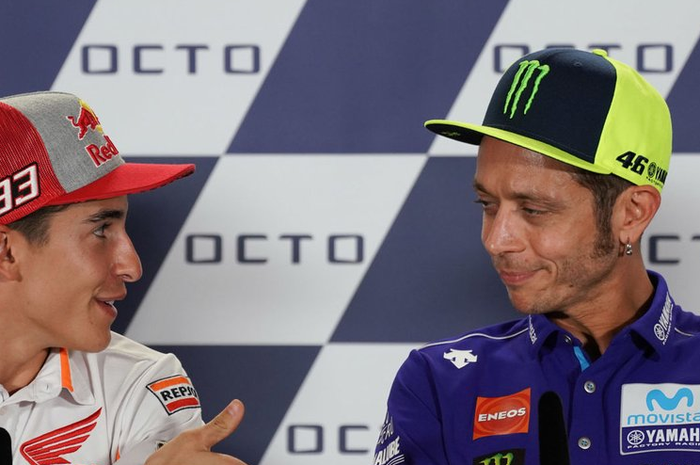 Valentino Rossi menolak jabat tangan Marc Marquez di press conference jelang MotoGP San Marino