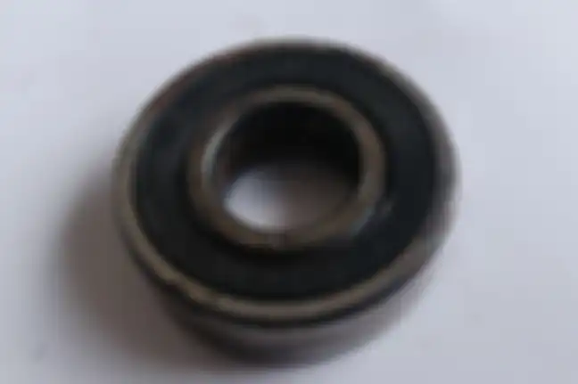 Pilih laher yang dilengkapi penutup karet. Cirinya ada kode 2RS, artinya Double Rubber Sealed atau penutup yang terbuat dari karet,” tutup Fahrul yang demen ngopi ini.