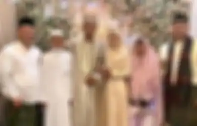 Terjawab Sudah Rasa Penasaran Publik, Ustaz Abdul Somad Resmi Persunting Gadis Asal Jombang yang Usianya Terpaut Jarak 24 Tahun Dengannya: Semoga Allah Memberikan Berkah!