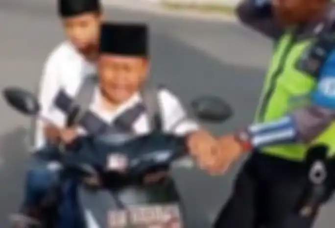 Bocah takut ditilang polisi sampai nangis histeris
