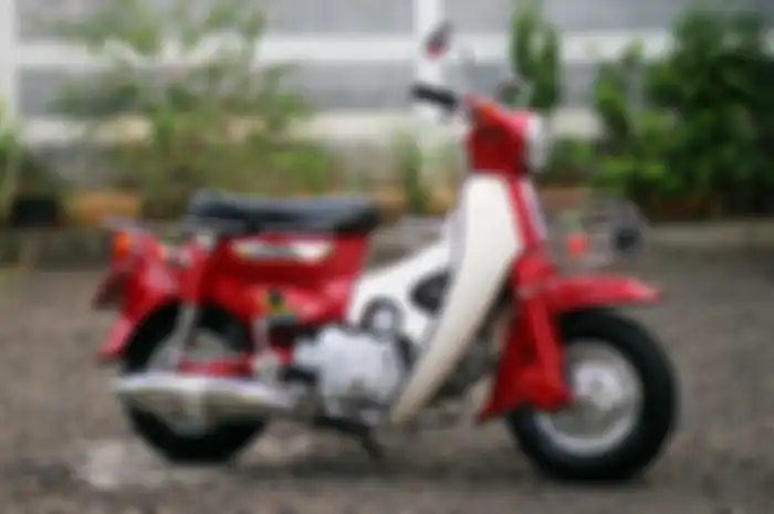 Honda C70 mini bermesin Karisma, imut ya!