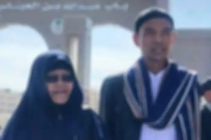Ustad Abdul Somad bersama ibundanya, Rohana.