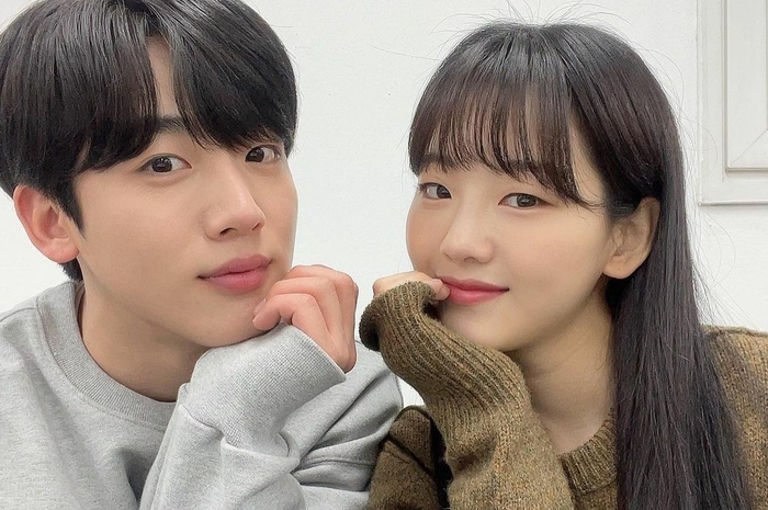 Postingan Kim Yohan dan Cho Yi Hyun untuk School 2021
