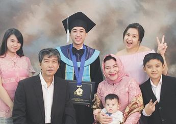 Berawal dari Keterpurukan Sang Bunda Usai Ditinggal Suami Selamanya, Putri Titian Cetuskan Ide Jualan Sambal Rumahan, Begini Kisahnya yang Mengharukan