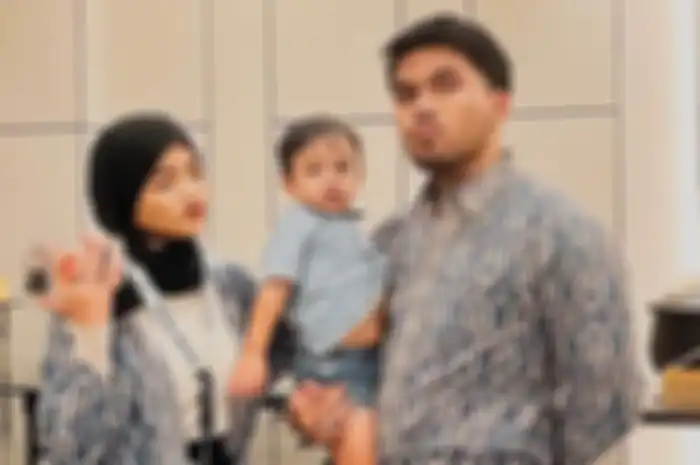 Fuji dan Thariq Halilintar berangkat umrah.