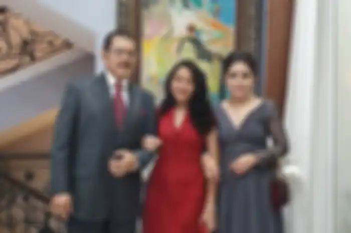 Mayangsari dan keluarga