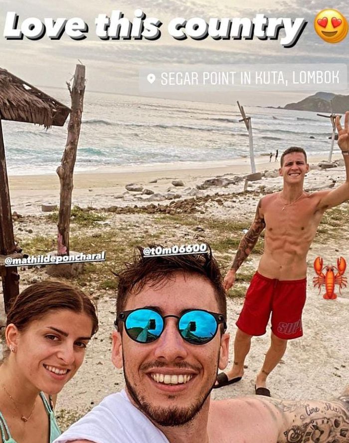 Fabio Quartararo membagikan momen saat dirinya sedang menikmati keindahan pantai di Lombok