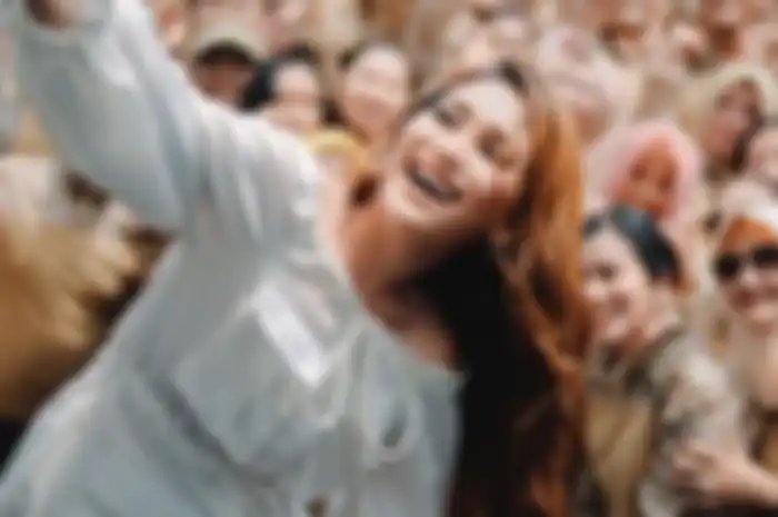 Tertahan di Bandar Istanbul Turki, Ayu Ting Ting Ngamuk-Ngamuk 