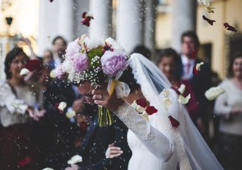 Beda Kisah dengan Pengantin yang Digantikan Orangtua di Pelaminan, Wanita Ini Harus Berdiri Sendiri di Acara Resepsi Nikahnya karena Kaburnya Mempelai Laki-laki