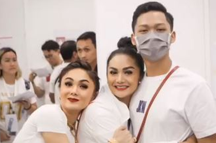 Bak Bumi dan Langit, Beda Perlakuan Yuni Shara dan Krisdayanti di Hari Ulang Tahun Azriel Hermansyah Bikin Netizen Geger: Hey, Mimi Dimana?
