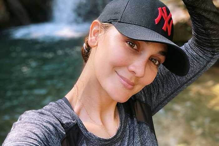 Senyum-senyum tipis hingga singgung Gading Marten, Luna Maya blak-blakan akui punya kekasih hati, siapa sosoknya?