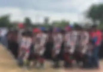 Kenapa Nih, Pembalap Malah Berbaris Rapi? Ternyata Ikut Upacara HUT Kemerdekaan RI