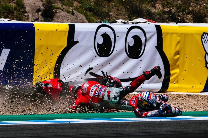 Kecelakaan Dovi-Lorenzo di MotoGP Spanyol 2018.