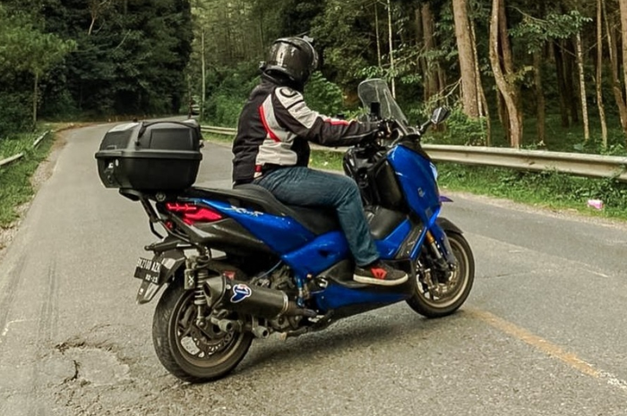 Saat turing motor jarak jauh, ada baiknya istirahat selama dua jam sekali. Agar kondisi terjaga dan tetap aman selama perjalanan. 