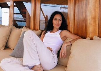 Pamer Badan Mulus di Usia 50 Tahun dalam Balutan Bikini Seksi, Sophia Latjuba Justru Bocorkan Kekurangan dalam Dirinya Padahal Masuk Jajaran Artis Paling Cantik di Indonesia: Aku Jauh dari Sempurna