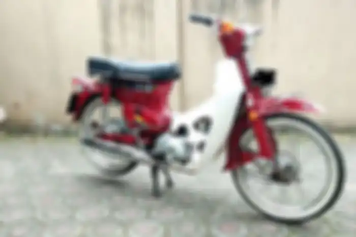 Honda C70 tahun 1977.