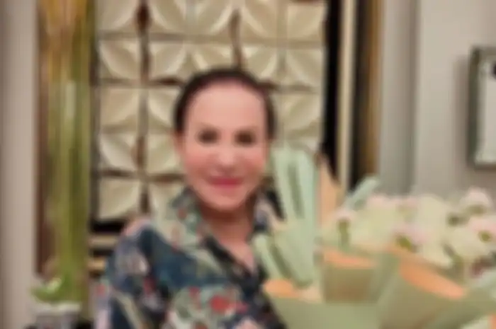 Meski kini sedang berjuang melawan sakit, Tukul Arwana rupanya sering memberikan bantuan kepada Mpok Atiek.