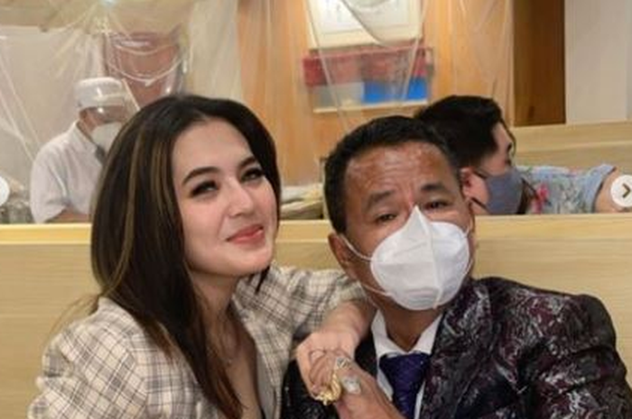 Iqlima Kim dan Hotman Paris