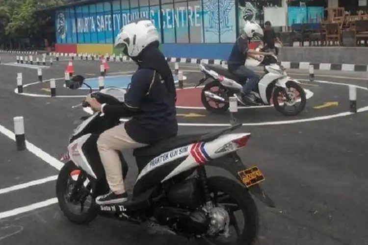 Ujian Praktik SIM Dibilang Seperti Latihan Sirkus, Polisi Angkat Bicara