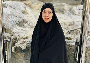 Jalani Badal Umrah untuk Mendiang Ayahanda, Ira Wibowo Ungkap Perjalanan Spiritualnya di Tanah Suci