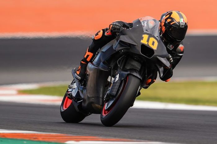 Pembalap Repsol Honda, Luca Marini, pada tes MotoGP Valencia, Selasa, 28 November 2023