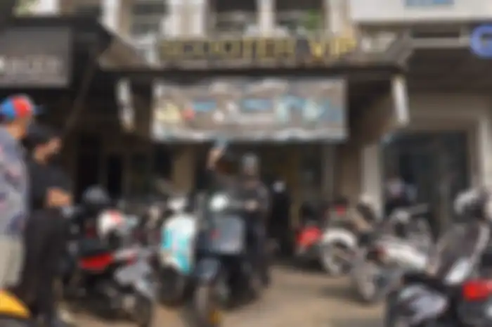 Youtuber kondang, Atta Halilintar oprek-oprek motor Vespa miliknya, biaya modifikasinya bikin melongo.