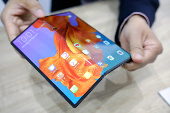 Huawei Mate X akhirnya resmi diperkenalkan