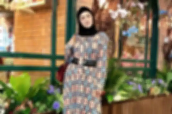 Penampilan berbeda Mulan jameela saat kenakan hijab lilit yang jadi sorotan karena dinilai tidak syar'i