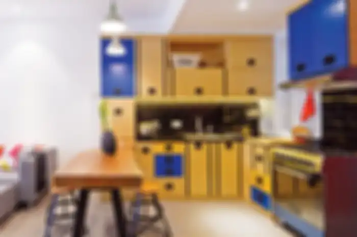  Dapur Industrial Tetap Tampil Hangat
