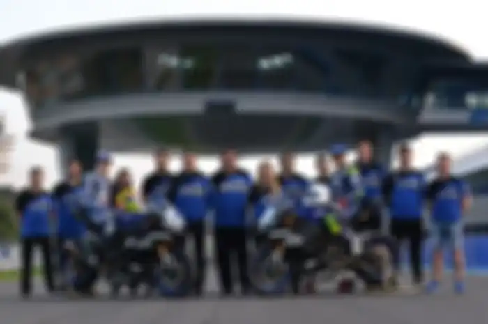 Galang Hendra Pratama bersama tim bLU cRU Yamaha WSS Team by MS di tes pramusim 2020 Jerez, tantangan berat tak hanya motor balap baru tapi juga sirkuit lebih banyak beberapa di antara belum dikenal Galang Hendra