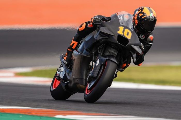 Pembalap Repsol Honda, Luca Marini, pada tes MotoGP Valencia, Selasa, 28 November 2023