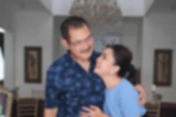 Romantisnya Mayangsari dan Bambang Trhihatmodjo saat merayakan 20 tahun pernikahannya