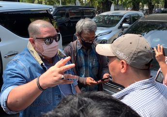 'Harus&nbsp;Ada Izin' Niat Hati Gelar Press Conference di Kopi Johny, Razman Arif Nasution Malah Hadapi Penolakan dari Sosok Ini