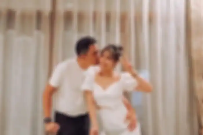Ayu Dewi dan Regi Datau