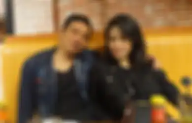 Setahun Penuh Tangisi Kepergian Istri Tercinta yang Hamil 6 Bulan, Suami Artis Cantik Ini Akhirnya Buka Lembaran Baru, Penampilan Istri Barunya Tuai Sorotan