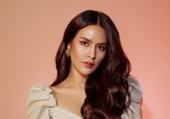 Diberi Kesempatan Duet dengan 3 Diva, Intip Penampilan Raisa Andriana Saat Kenakan Gaun Belahan Tinggi