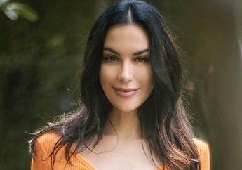 6 Penampilan Sophia Latjuba Saat Pamerkan Body Goals bak Gadis 20 Tahun, Selalu Banjir Pujian Netizen!