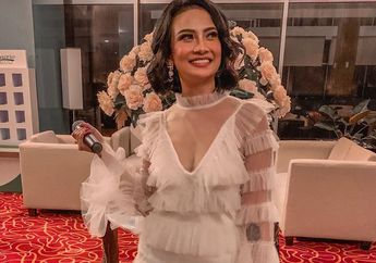 Berpose Manja Seksi di Atas Tumpukan Uang, Vanessa Angel Jadi Sorotan Karena Pamer Tato Kenakan Busana Mini Terbuka