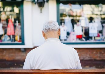 Padahal Baru Buka Resleting Celana untuk Puaskan Nafsu Birahinya dengan Wanita Muda, Kakek Renta Ini Justru Jatuh Tersungkur Alami Kejang-kejang