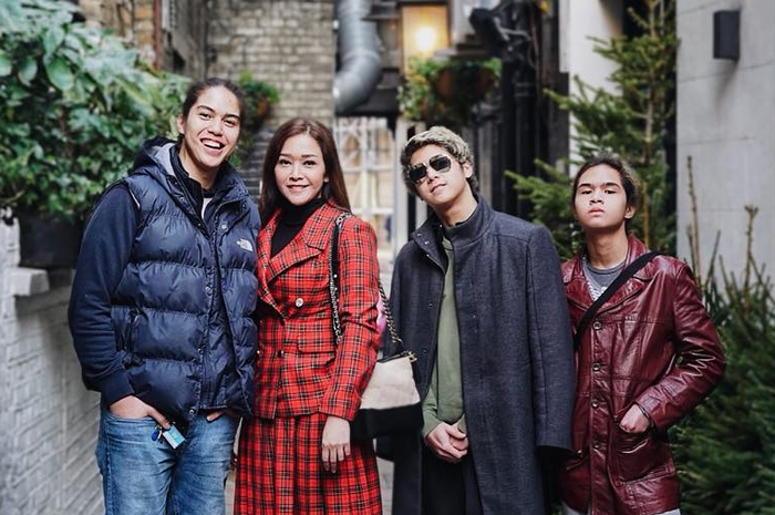 Maia Estianty bersama Al, El, Dul
